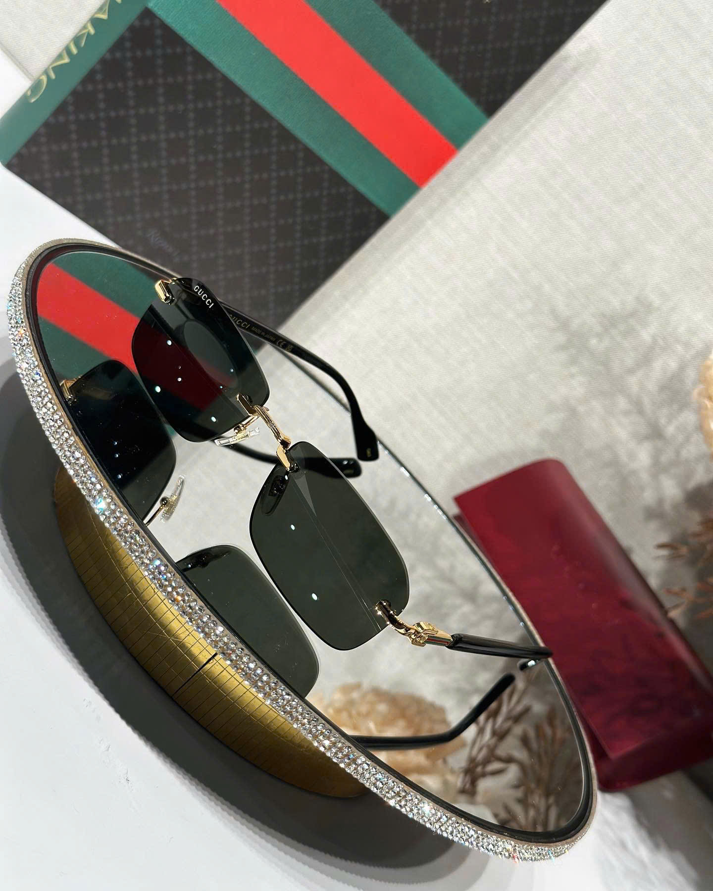 Gọng Kính GUCCI Khoan Dáng Mắt Nhỏ – Xu Hướng Thời Trang Đẳng Cấp Dành Cho Nam Và Nữ
