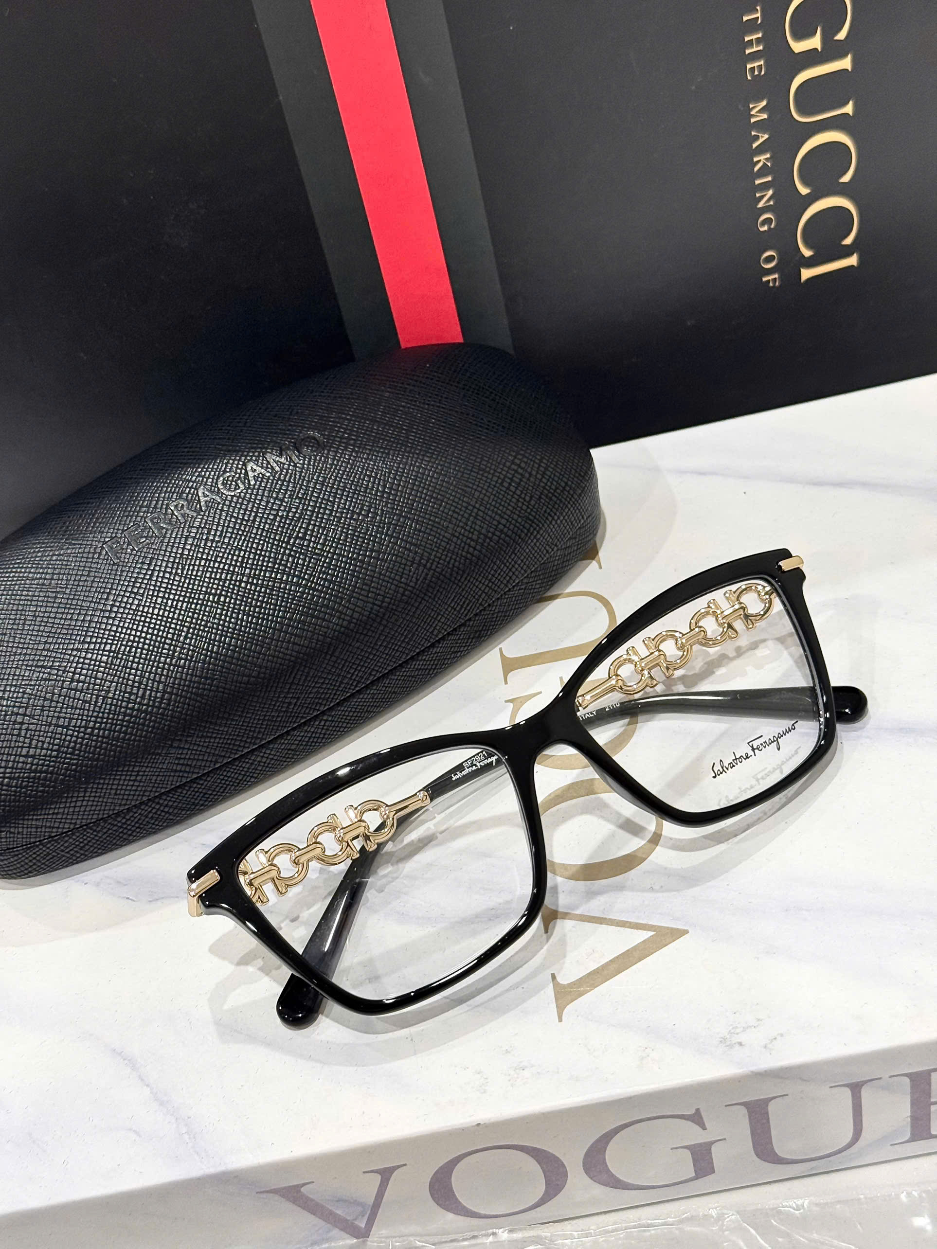 Gọng Kính Cận Salvatore Ferragamo – Mẫu Mới Hot Nhất 2025, Thiết Kế Thanh Lịch Made in Italy