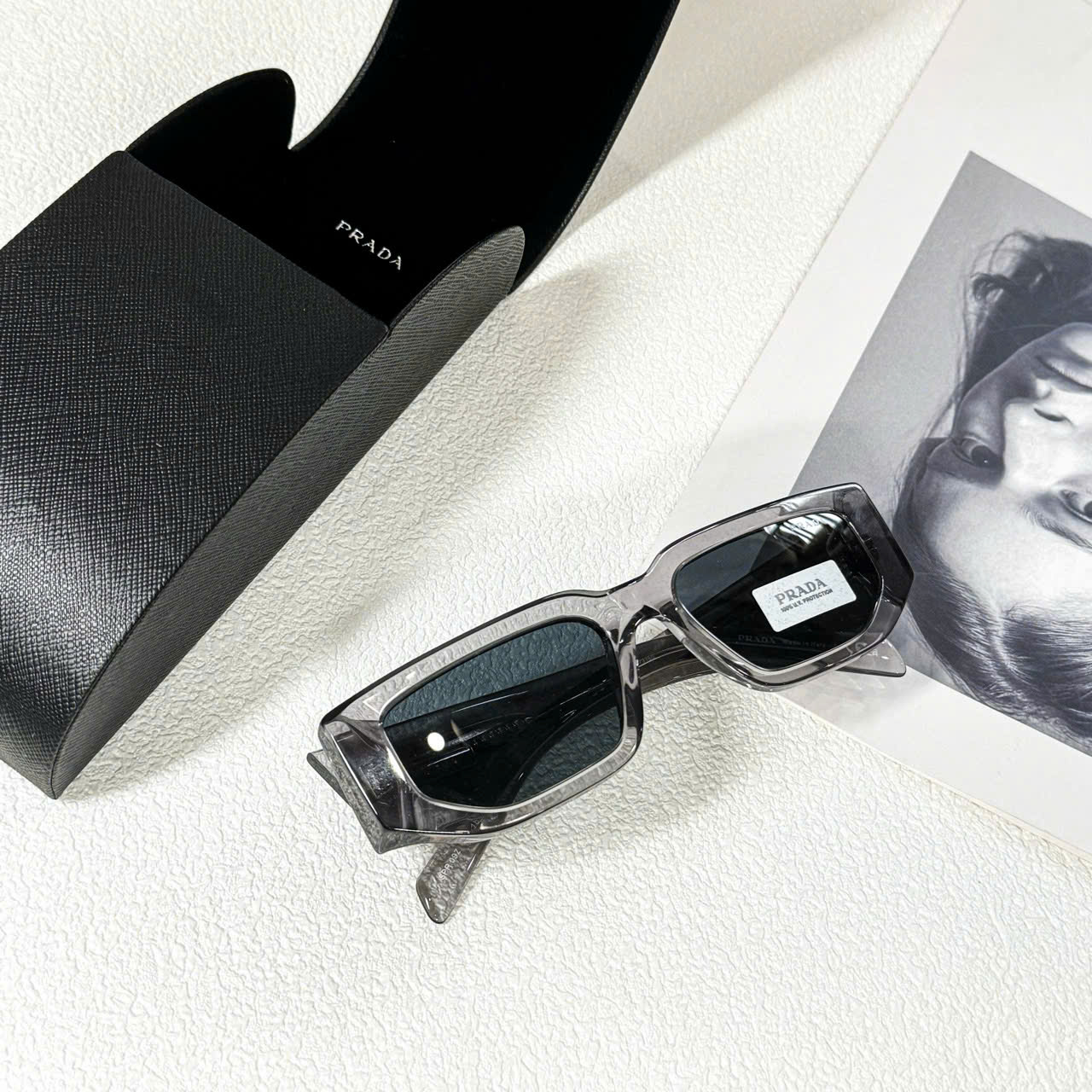 Kính Mắt PRADA Unisex Màu Trong Gray – Phong Cách Thời Trang Cá Tính Từ Thương Hiệu Cao Cấp Ý