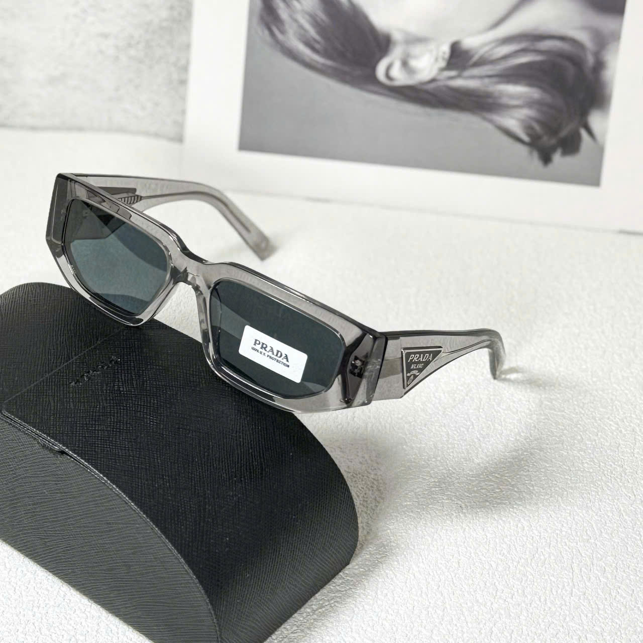 Kính Mắt PRADA Unisex Màu Trong Gray – Phong Cách Thời Trang Cá Tính Từ Thương Hiệu Cao Cấp Ý