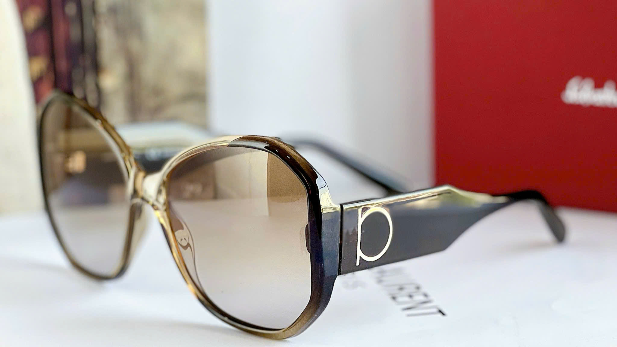 Kính Salvatore Ferragamo SF942 – Siêu Phẩm Thời Trang Sang Trọng Từ Ý