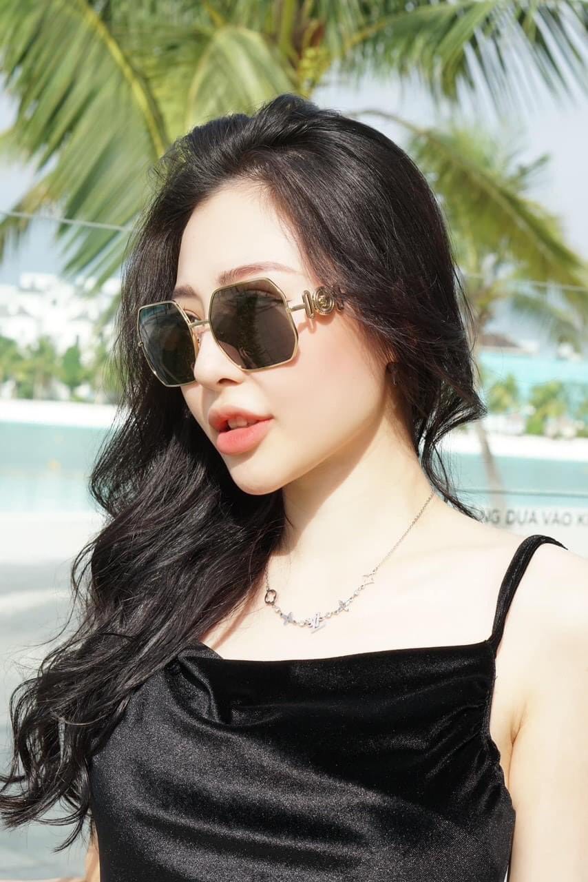 Kính Versace màu Gold lense xám Dark Grey - Tay kính sang chảnh với thiết kế logo Medusa trạm khắc tỉ mỉ