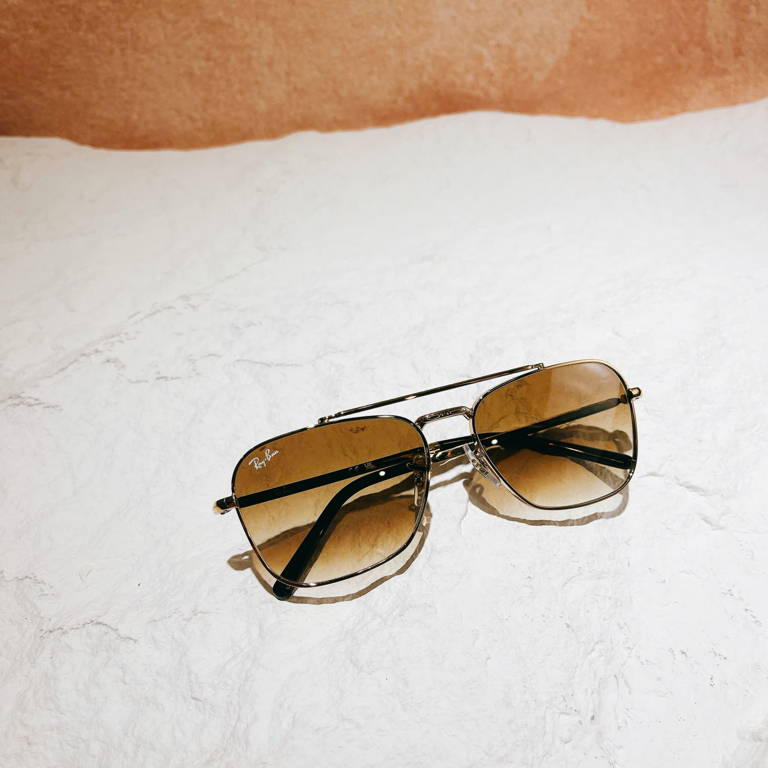 Kính Mát Ray-Ban Unisex Phiên Bản Mới – Thời Thượng, Sang Trọng, Chuẩn Gu Ý