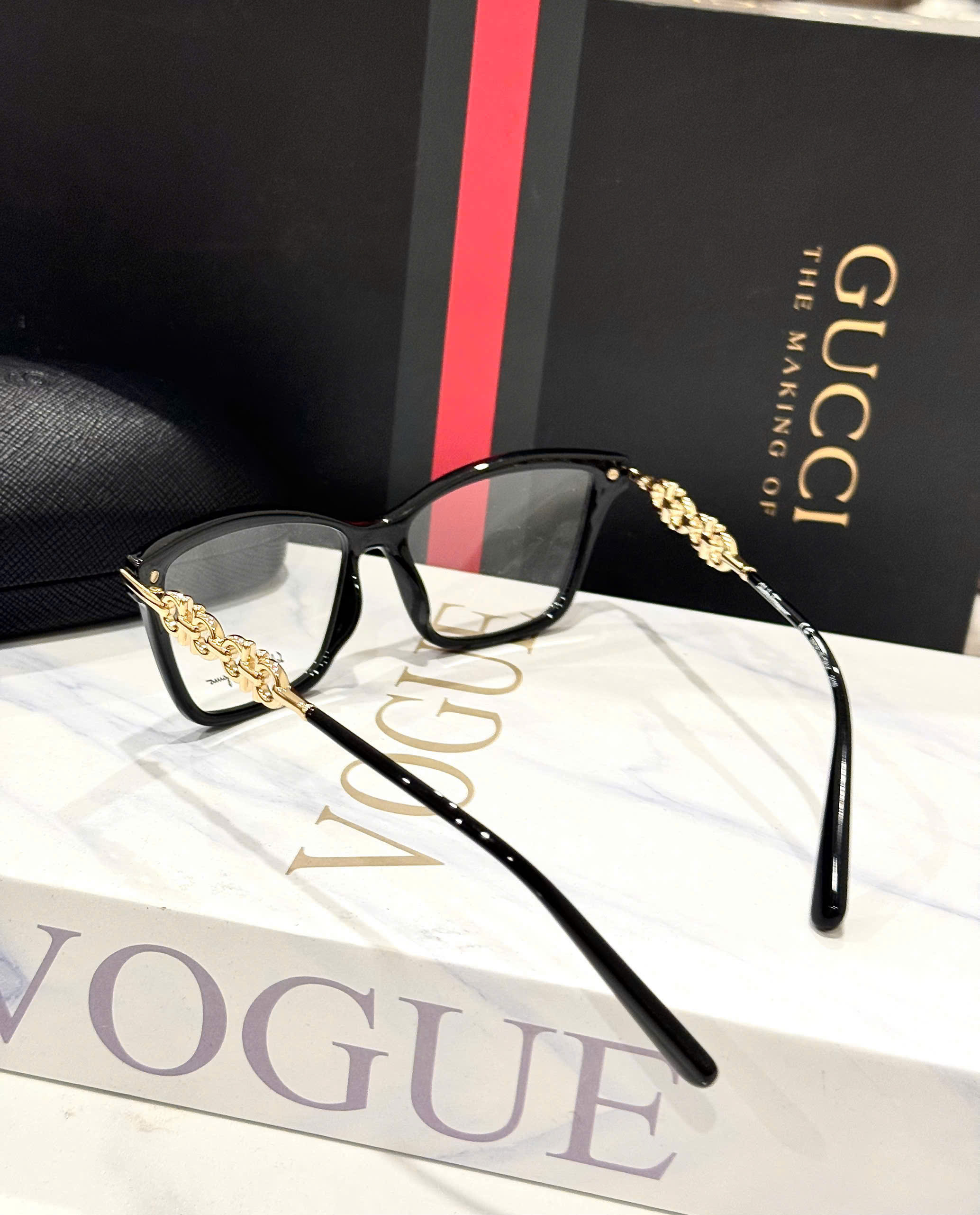 Gọng Kính Cận Salvatore Ferragamo – Mẫu Mới Hot Nhất 2025, Thiết Kế Thanh Lịch Made in Italy