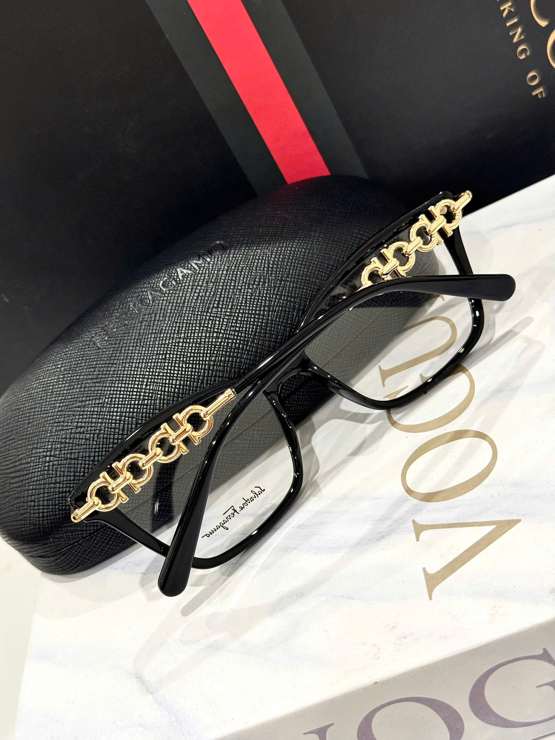 Gọng Kính Cận Salvatore Ferragamo – Mẫu Mới Hot Nhất 2025, Thiết Kế Thanh Lịch Made in Italy