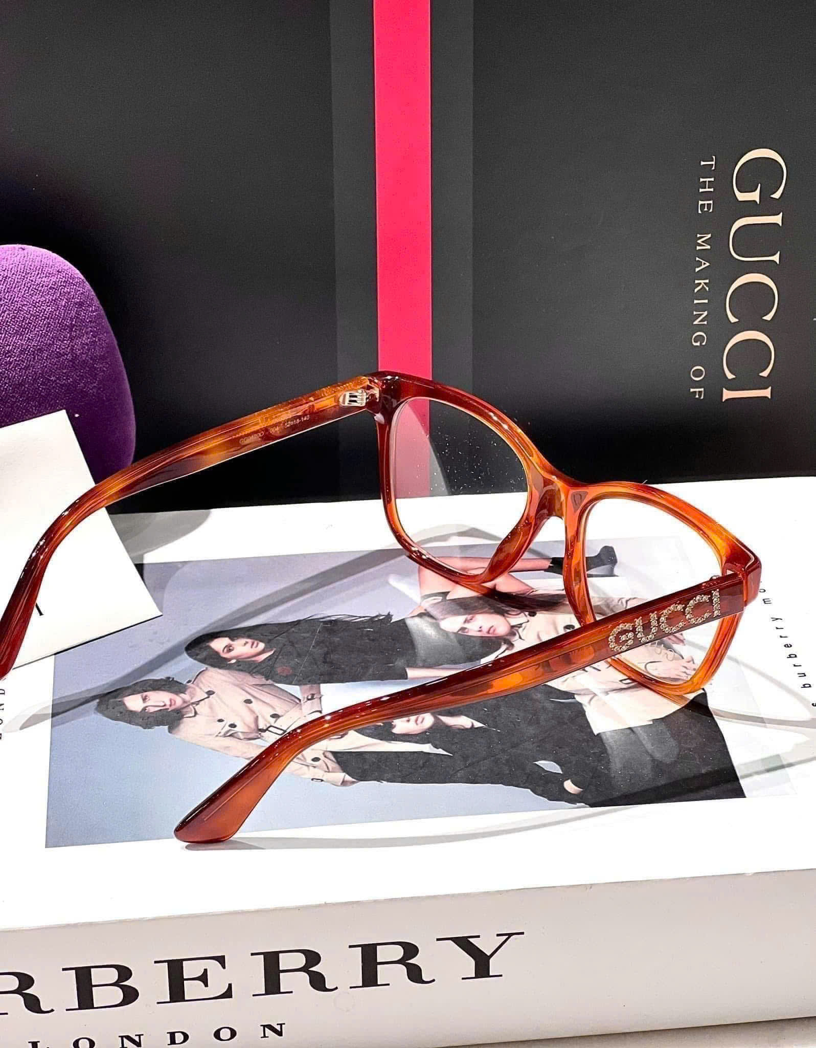 Gọng Kính Gucci GG0420 Havana – Đỉnh Cao Của Sự Tinh Tế Và Thời Trang
