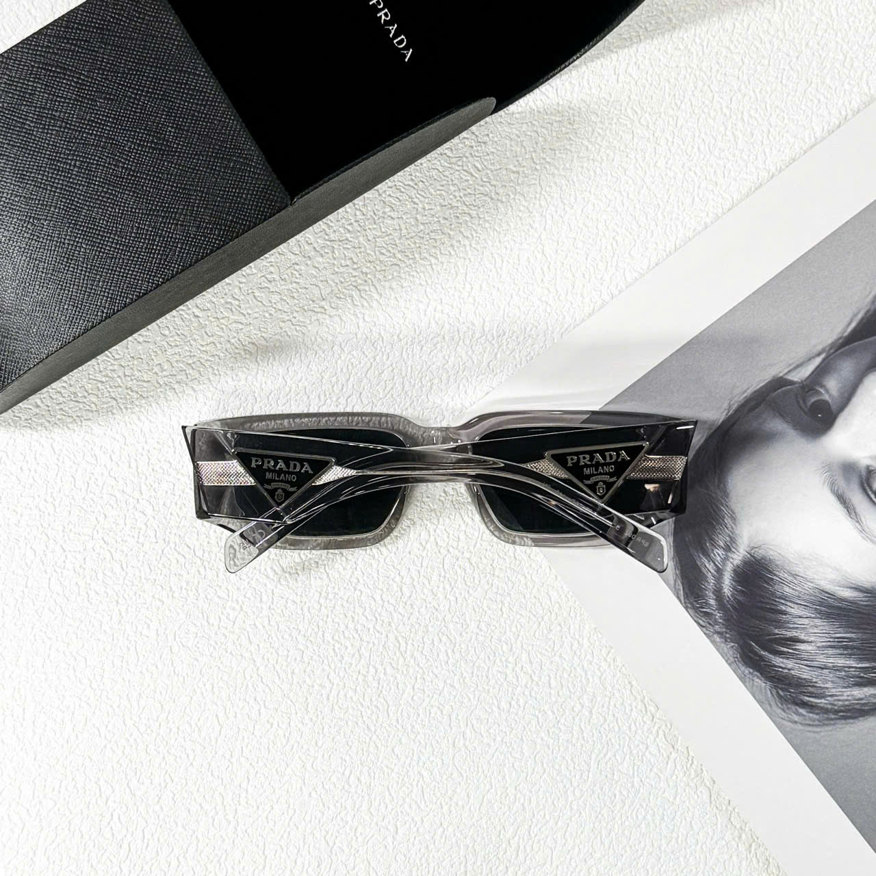 Kính Mắt PRADA Unisex Màu Trong Gray – Phong Cách Thời Trang Cá Tính Từ Thương Hiệu Cao Cấp Ý