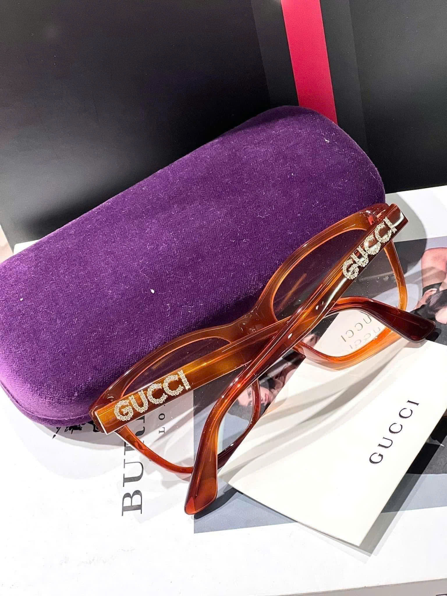 Gọng Kính Gucci GG0420 Havana – Đỉnh Cao Của Sự Tinh Tế Và Thời Trang