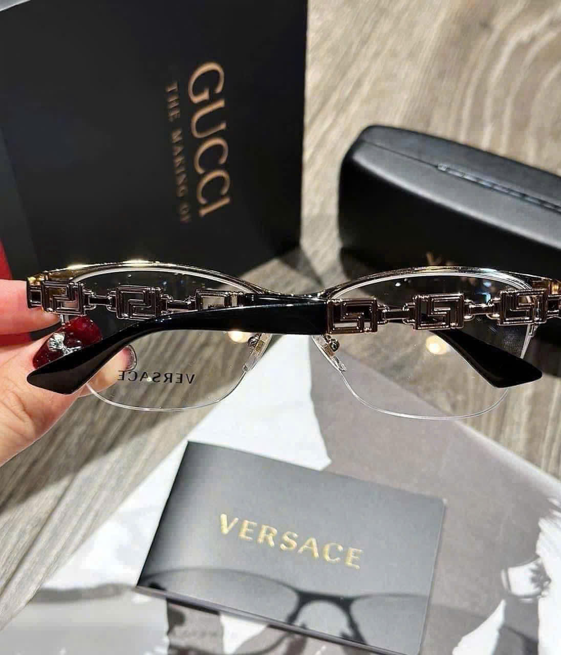 Gọng kính Versace VE1270 – Gọng kính Halfrim đẳng cấp mang dấu ấn thời trang Ý