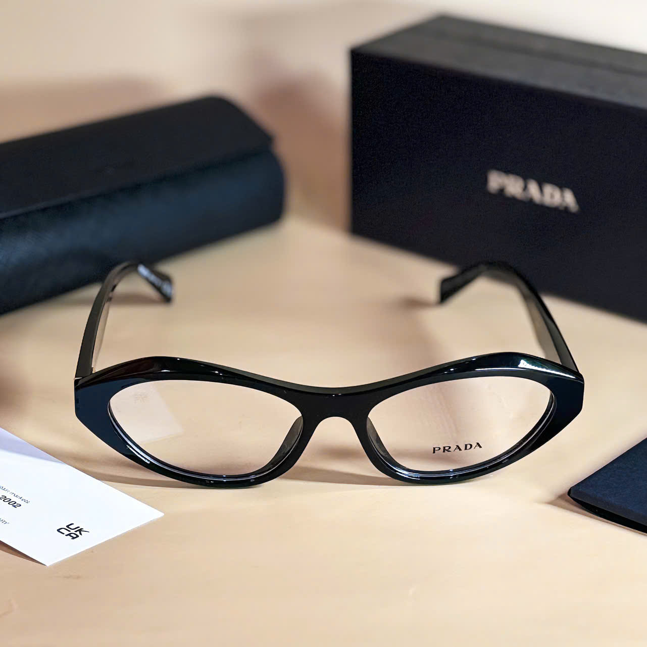 Gọng Cận PRADA Dáng Mèo – Đẳng Cấp Từ Từng Đường Nét