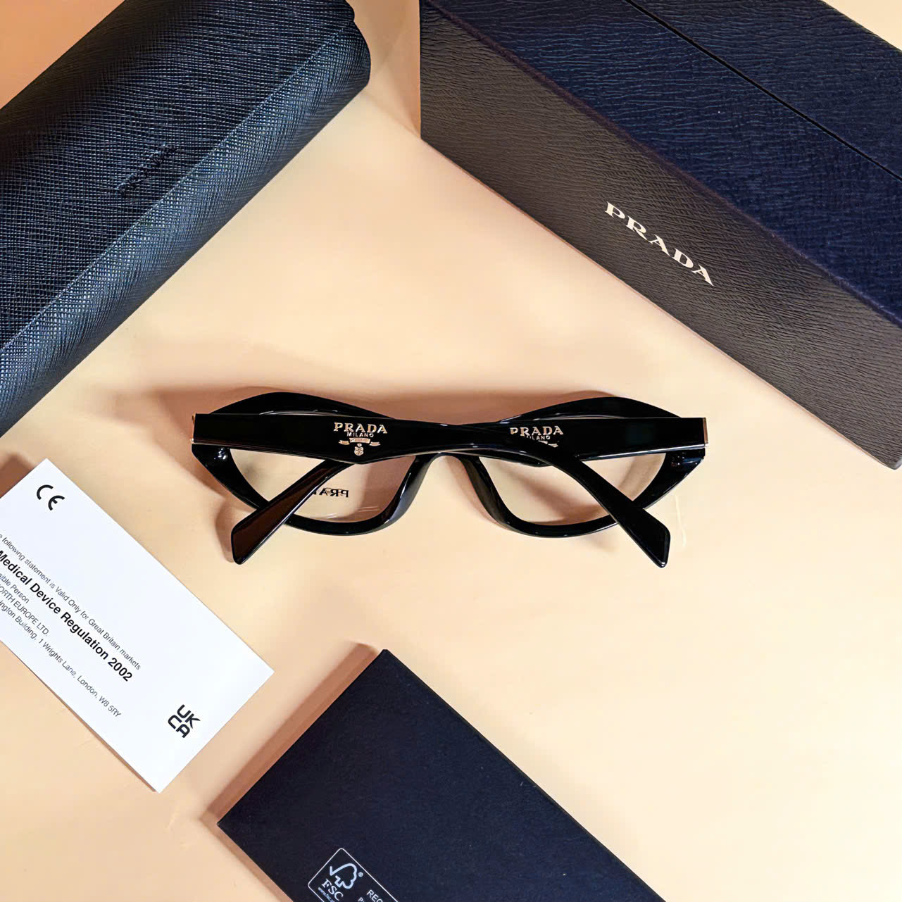 Gọng Cận PRADA Dáng Mèo – Đẳng Cấp Từ Từng Đường Nét