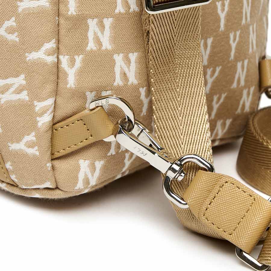 Balo MLB Classic Monogram Jacquard Mini Backpack New York Yankees 3ABKS012N-50BGD Màu Be