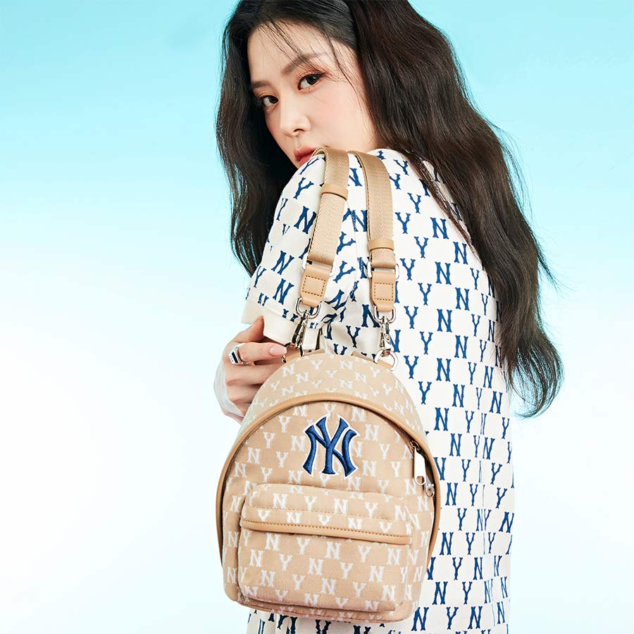 Balo MLB Classic Monogram Jacquard Mini Backpack New York Yankees 3ABKS012N-50BGD Màu Be