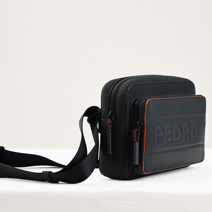 Túi Đeo Chéo Nam Pedro Casual Sling Bag PM2-26320101 Màu Đen