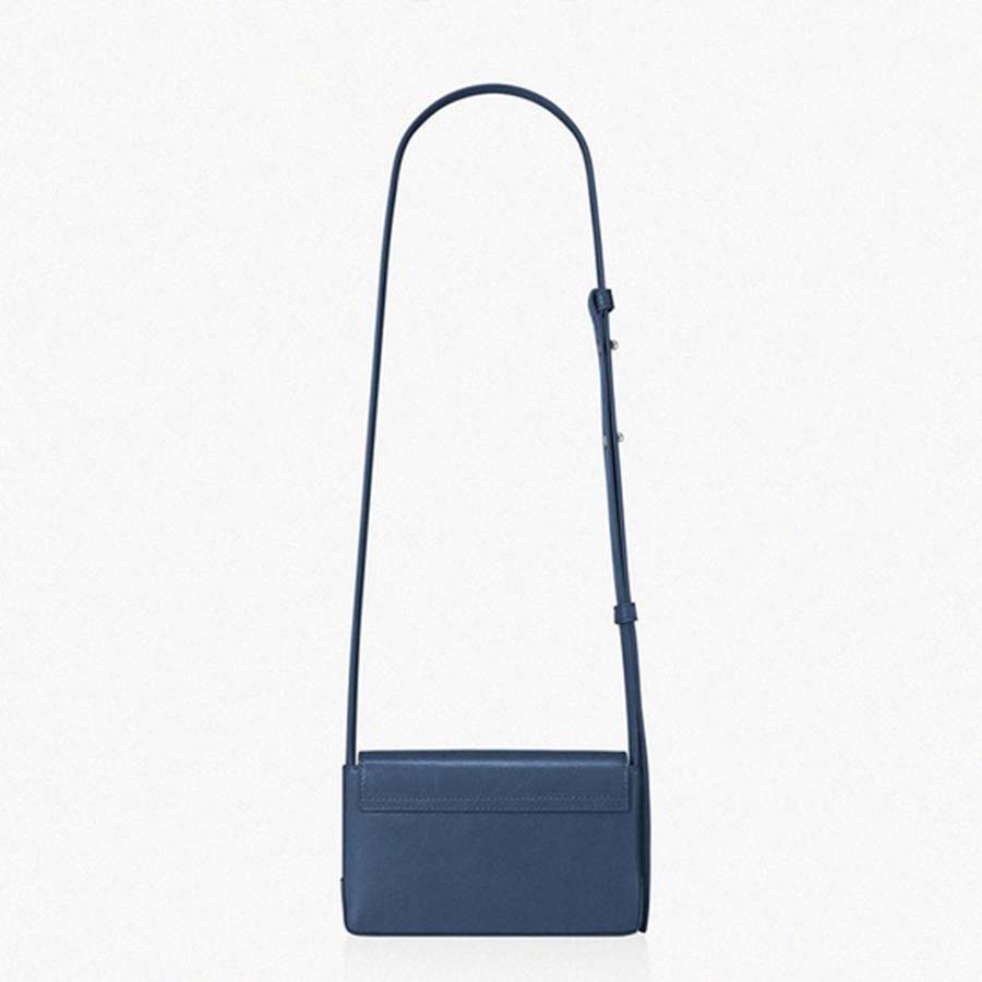 Túi Đeo Chéo Unisex Find Kapoor Marc 18 Crinkled Flip Crossbody Bag FBMC18CR0NV Màu Xanh Navy