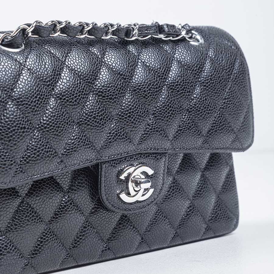 Túi Đeo Chéo Nữ Chanel Classic Small Handbag Màu Đen