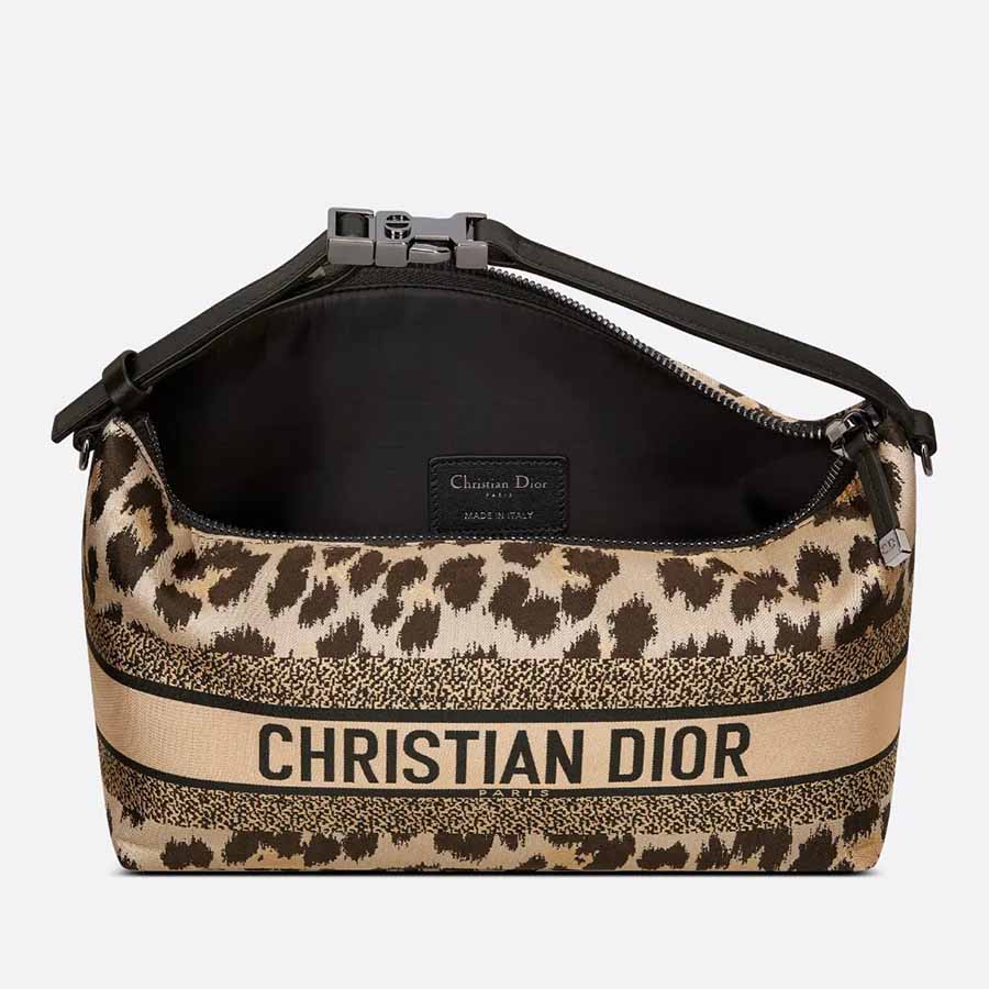 Túi Xách Nữ Dior Medium Nomad Travel Pouch Leopard Hoppy S5554BLNC_M1M7 Họa Tiết Da Báo