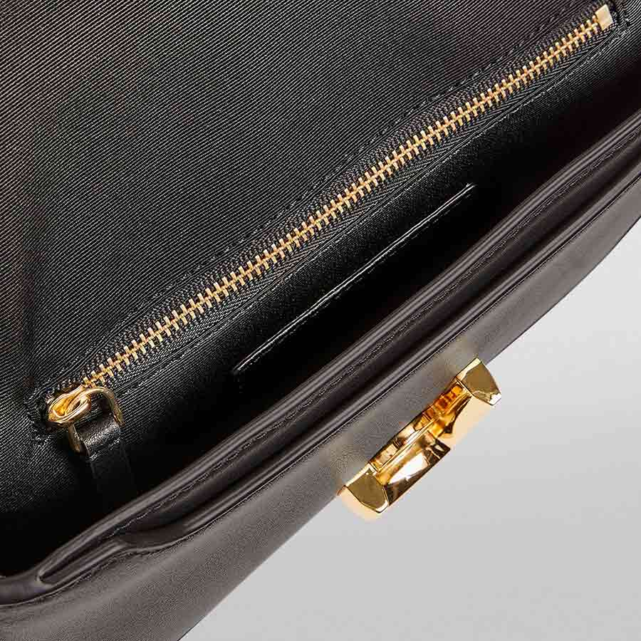 Túi Đeo Chéo Marc Jacobs The Leather The J Shoulder Bag Màu Đen