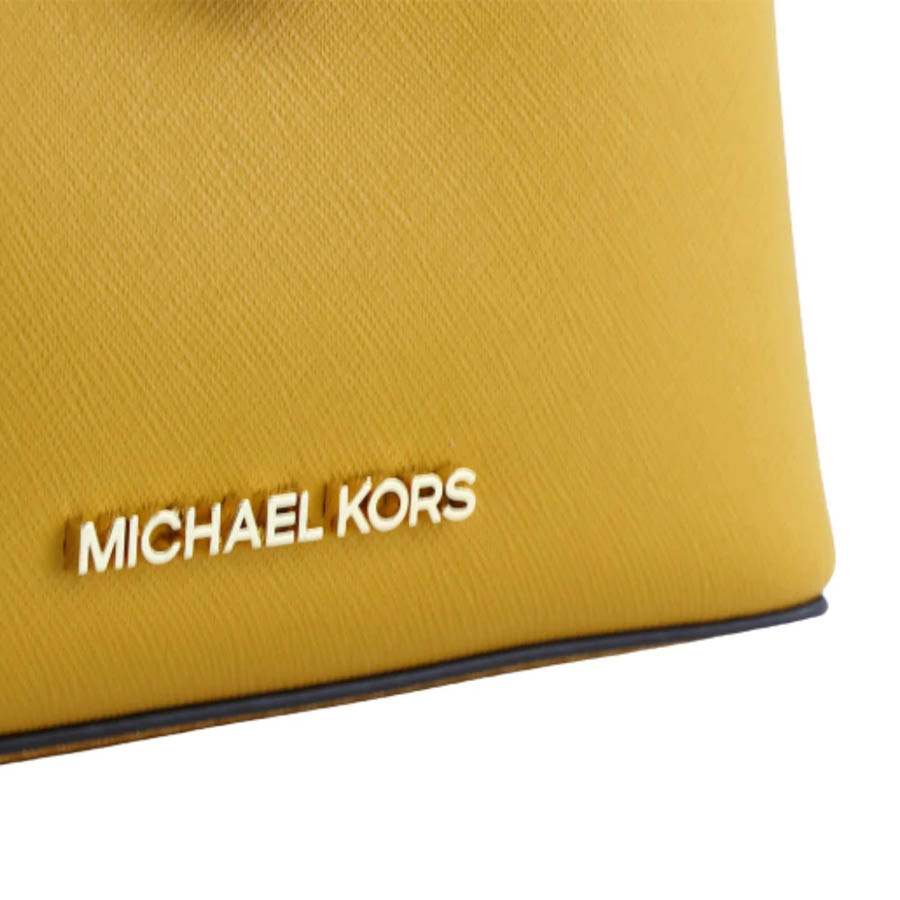 Túi Đeo Chéo Michael Kors MK Suri Small Saffiano Leather Bucket Crossbody Purse Bag Màu Vàng