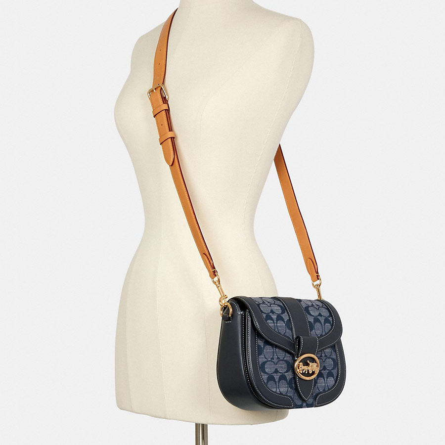 Túi Đeo Chéo Coach Georgie Saddle Bag In Signature Chambray C4066 Màu Xanh Navy