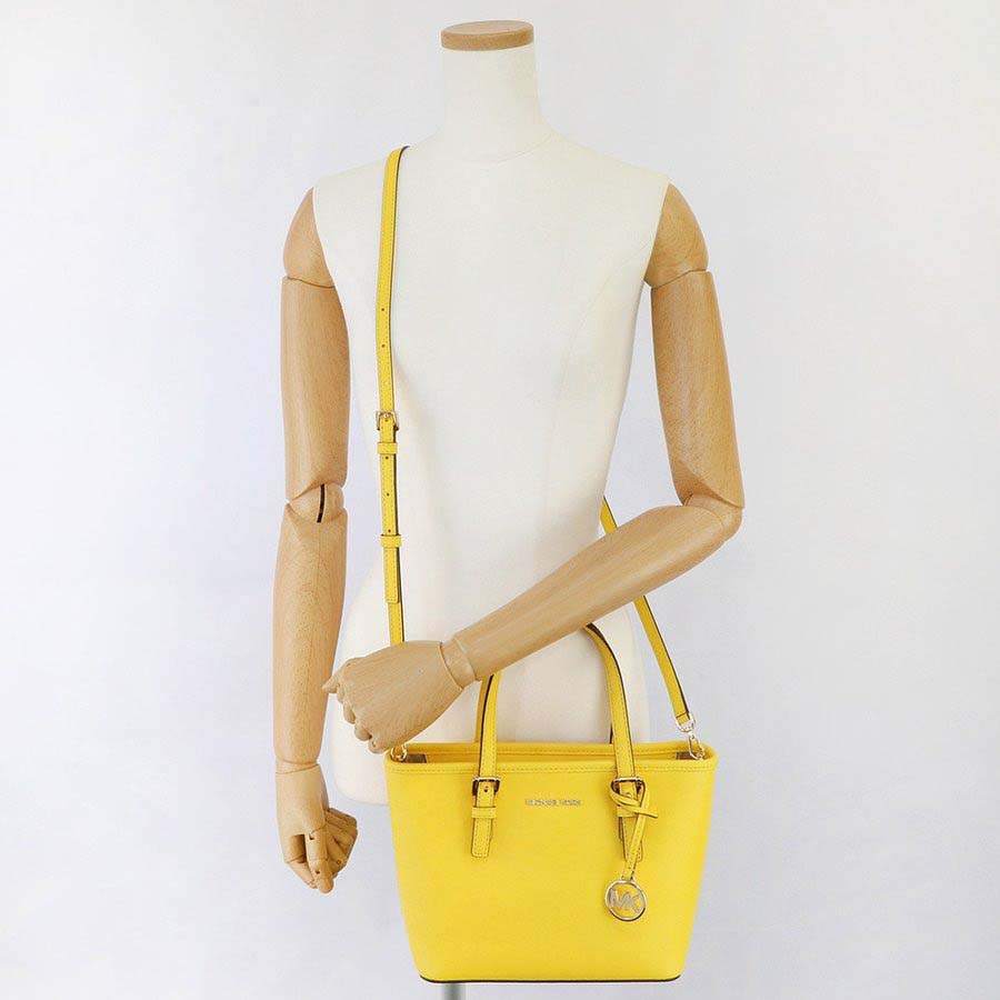 Túi Tote Michael Kors MK Jet Set Travel 35T9GTVT0L Màu Vàng