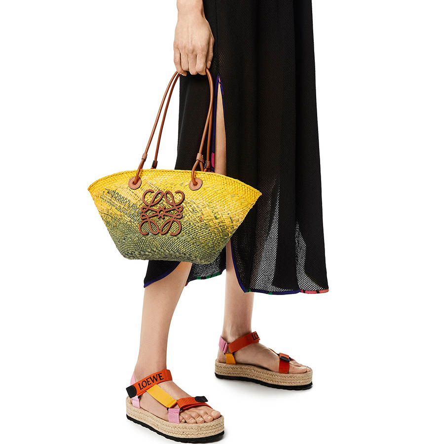 Túi Tote Loewe Small Anagram Basket Bag In Iraca Palm And Calfskin A223P65X04 Màu Vàng Xanh