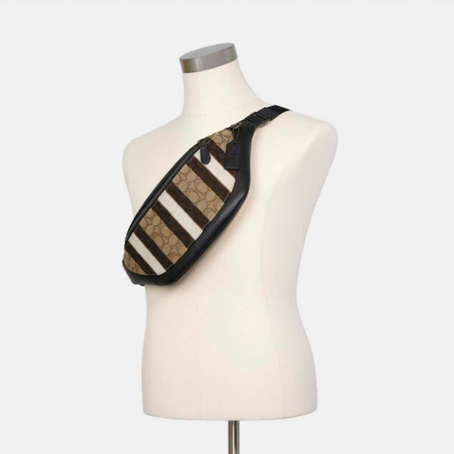 Túi Đeo Hông Coach Nam Belt Warren In Signature With Stripes Gunmetal Khaki Black Jacquard Cross Body Bag Màu Nâu