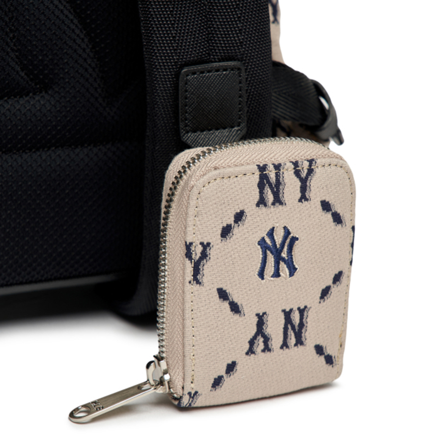 Balo MLB Monogram Diamond Jacquard New York Yankees 3ABKM022N-50BGS Màu Beige