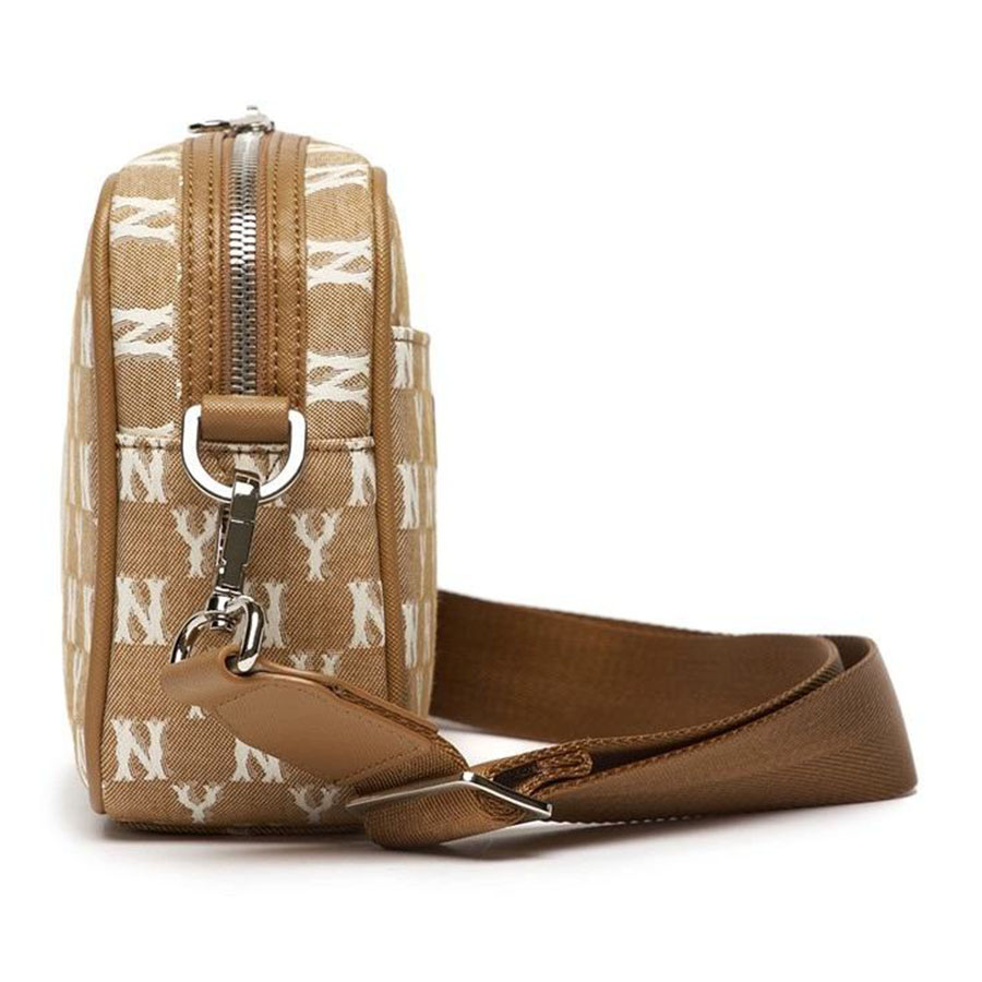 Túi Đeo Chéo MLB Monogram Jacquard Mini Crossbody Bag New York Yankees 32BGDC111-50BMN Màu Nâu Size 23
