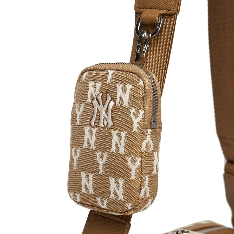 Túi Đeo Chéo MLB Monogram Jacquard Mini Crossbody Bag New York Yankees 32BGDC111-50BMN Màu Nâu Size 23