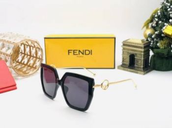 Kính mắt Fendi