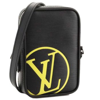 Túi Đeo Chéo Nam Louis Vuitton LV Danube Initials Epi Leather PM Màu Đen Vàng