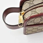 Túi Cầm Tay Nam Gucci GG Leather And Canvas Travel Pouch W/ Interlocking G In Red/Beige Màu Beige Viền Da Đỏ Mận