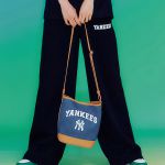 Túi Xách MLB Varsity New York Yankees 3ABMS093N-50INS Màu Xanh Nâu