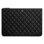 Túi Cầm Tay Chanel Pouch Classic Màu Đen