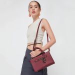 Túi Xách Tay Lyn Caven M Handbags LL23CBS109 Màu Đỏ